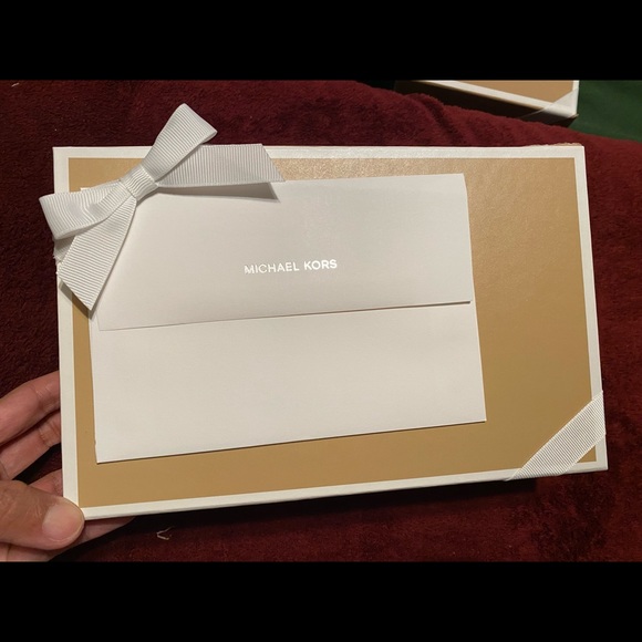 104. Michael Kors Men Logo Belt In Signature-Print REVERSIBLE - Picture 7 of 11